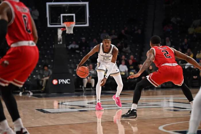 Georgia Tech guard Miles Kelly